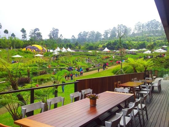 burangrang cafe Tempat Makan di Bandung
